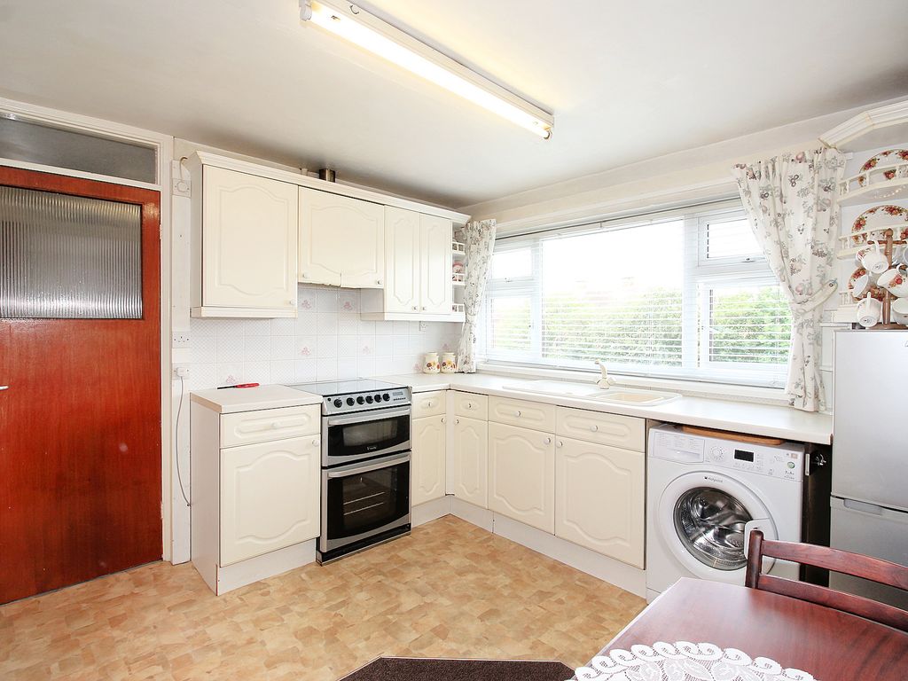 2 bed flat for sale in Gloucester Avenue, Syston LE7, £139,950