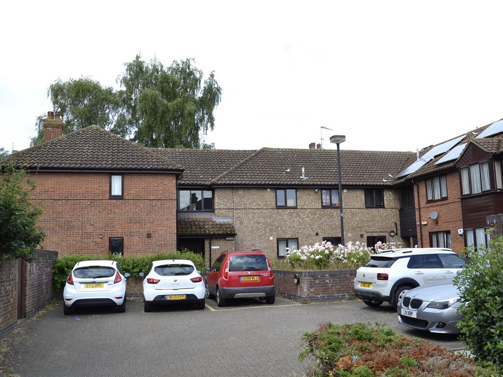 1 bed flat for sale in Roach Vale, Colchester CO4, £125,000