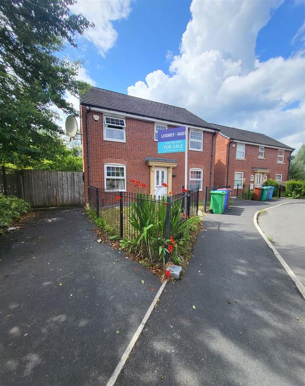 4 bed detached house for sale in Hawkins Close, Manchester M9, £325,000