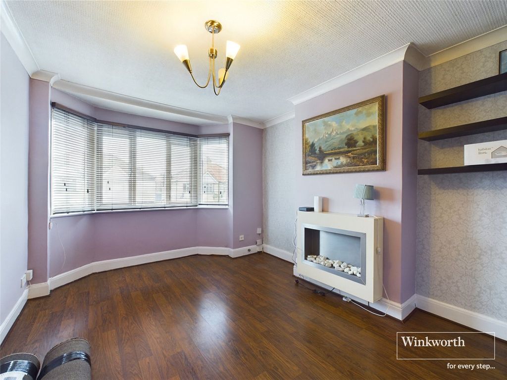 1 bed maisonette for sale in Reeves Avenue, London NW9, £265,000