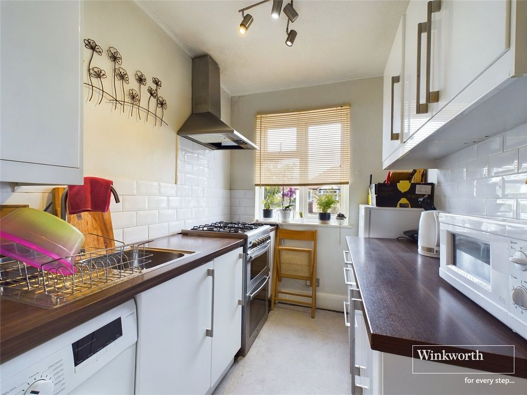 1 bed maisonette for sale in Reeves Avenue, London NW9, £265,000