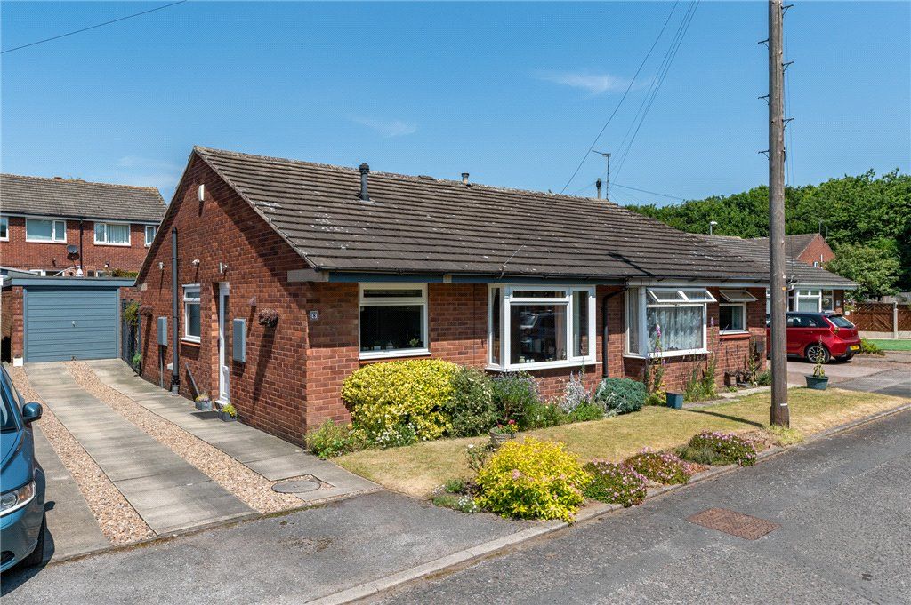 2 bed bungalow for sale in Melton Garth, Leeds, West Yorkshire LS10, £200,000