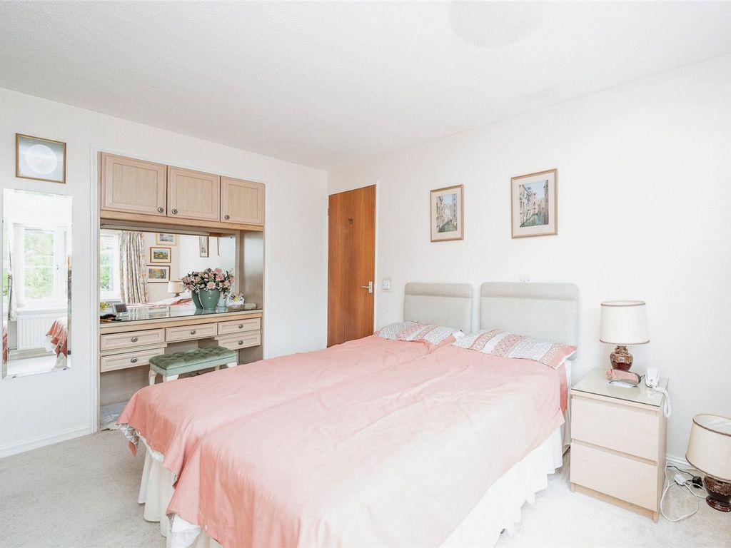 2 bed flat for sale in St. Margarets Gardens, Hoveton, Norwich, Norfolk NR12, £145,000