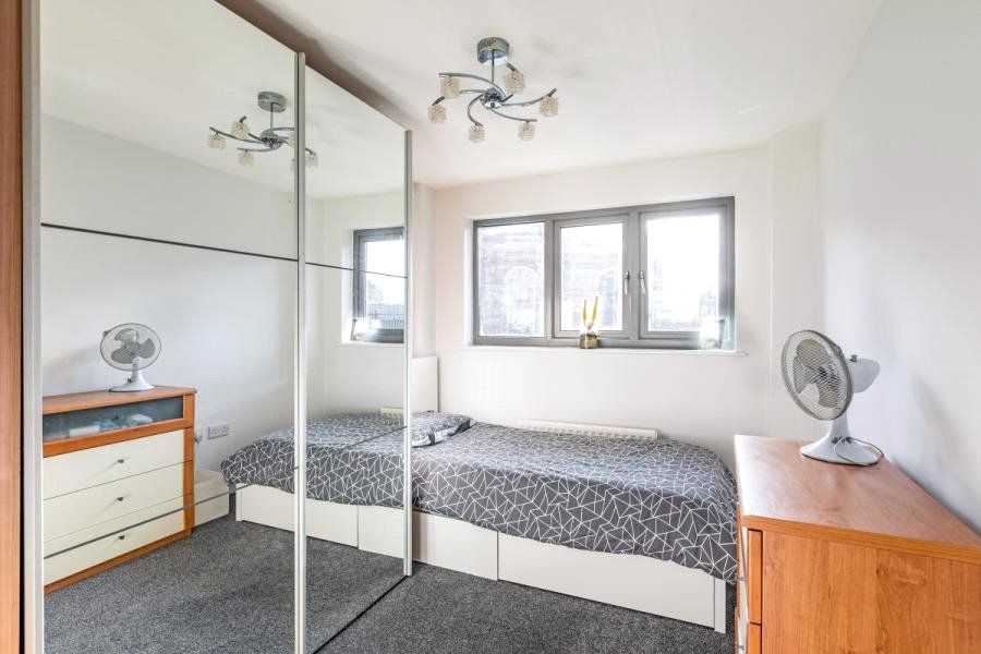 2 bed flat for sale in Lonsdale, Wolverton, Milton Keynes, Buckinghamshire MK12, £210,000