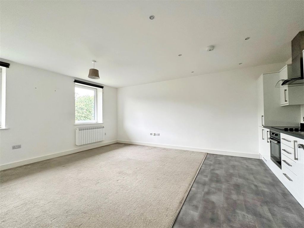 1 bed flat for sale in Aviator Court, York YO30, £160,000