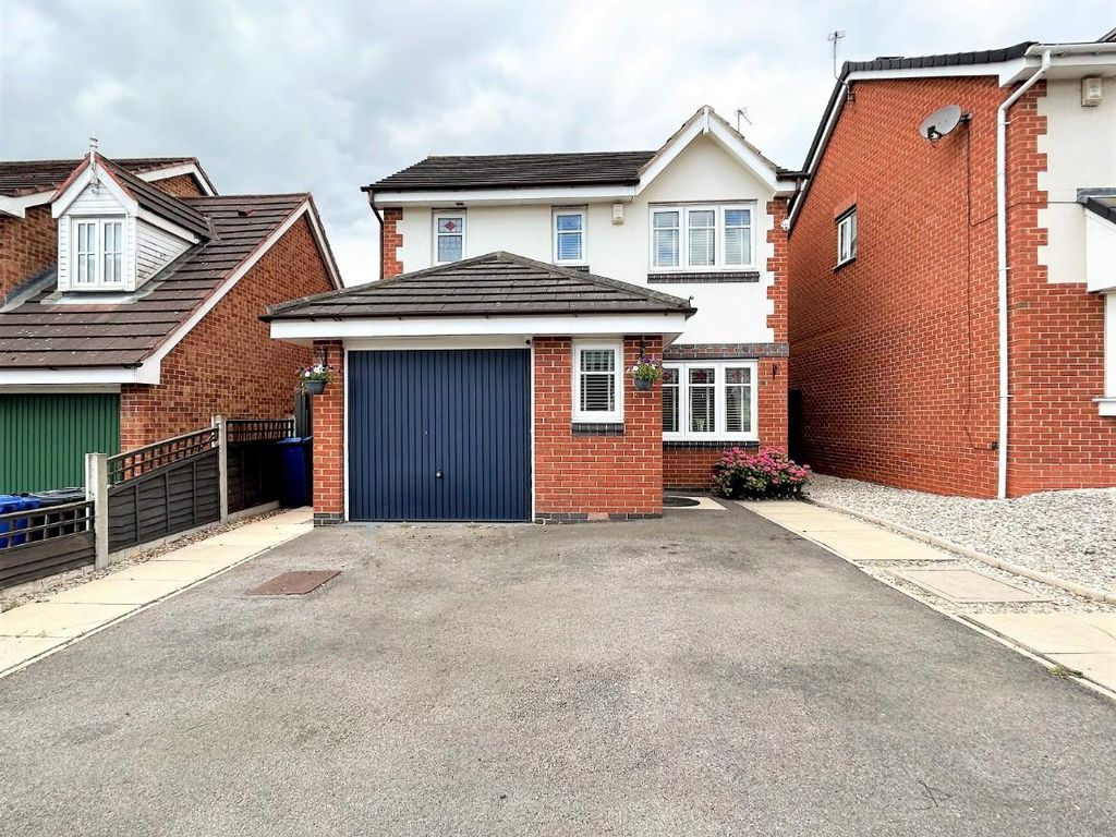 3 bed detached house for sale in Cranwell Court, Goldthorpe, Rotherham S63, £190,000