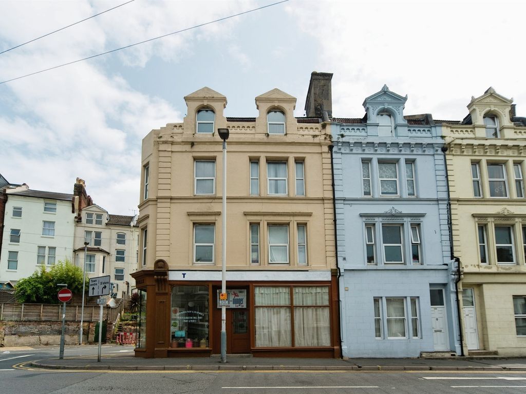 1 bed flat for sale in Queens Road, Hastings TN34, £110,000