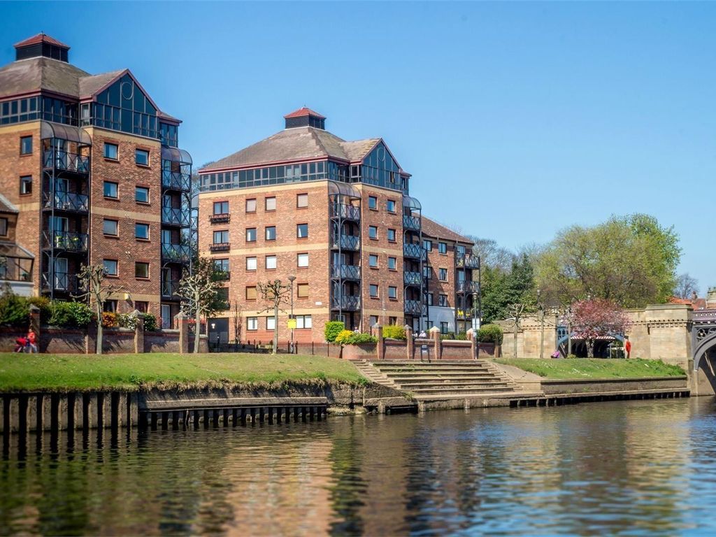 1 bed flat for sale in Postern Close, York YO23, £220,000