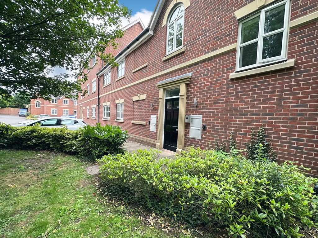 2 bed flat for sale in Tanyard Place, Shifnal TF11, £135,000