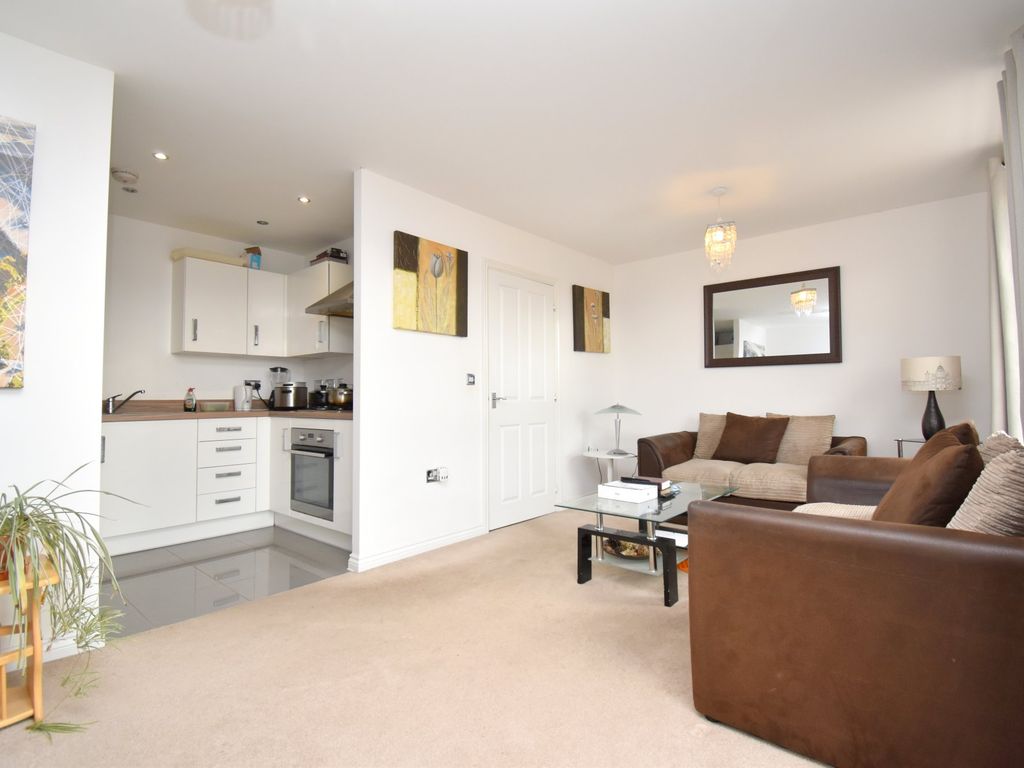 2 bed flat for sale in Rutherford Way, Biggleswade SG18, £230,000