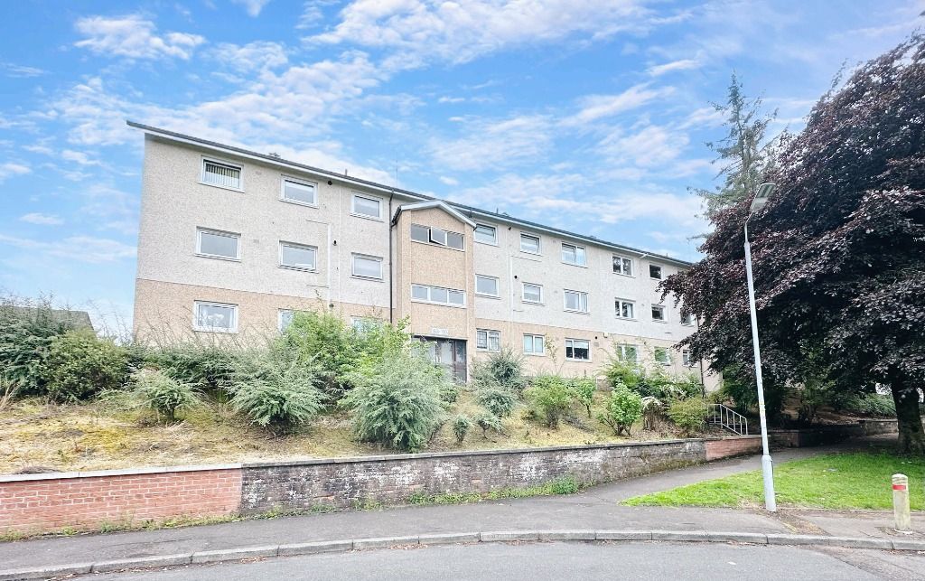 2 bed penthouse for sale in Telford Road, The Murray, East Kilbride G75, £70,000