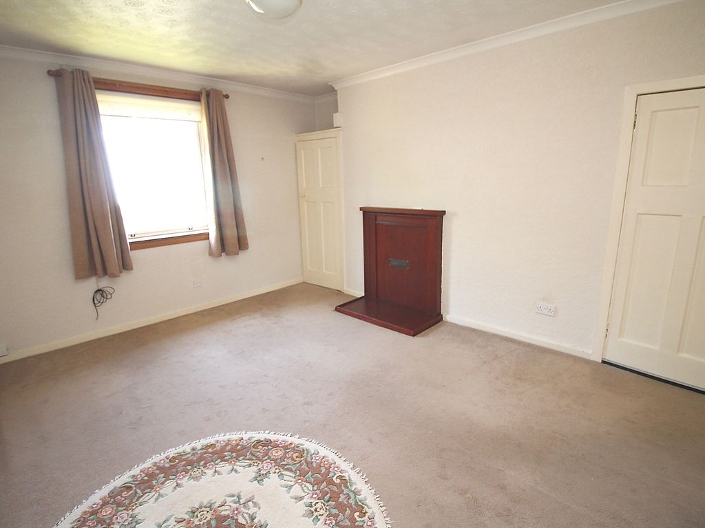 2 bed flat for sale in Queens Drive, Alexandria G83, £79,500