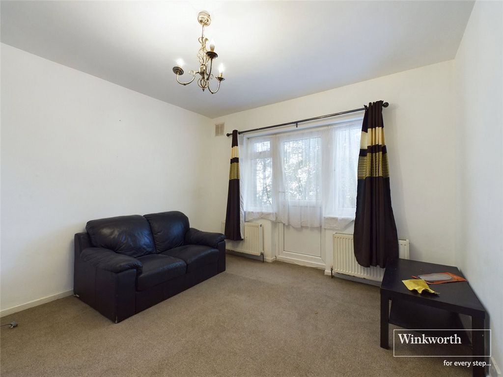 2 bed flat for sale in Haydon Close, London NW9, £310,000