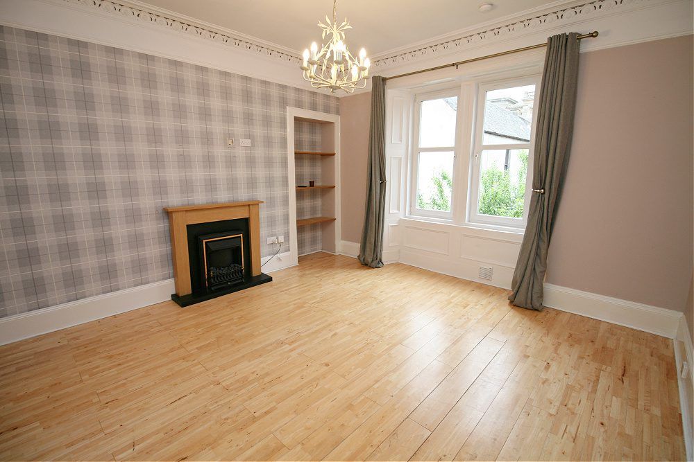 3 bed maisonette for sale in Jerviswood Road, Lanark ML11, £117,000