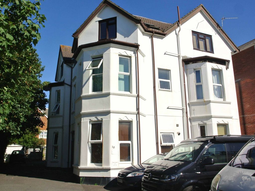 1 bed flat for sale in Florence Road, Boscombe, Bournemouth BH5, £80,000