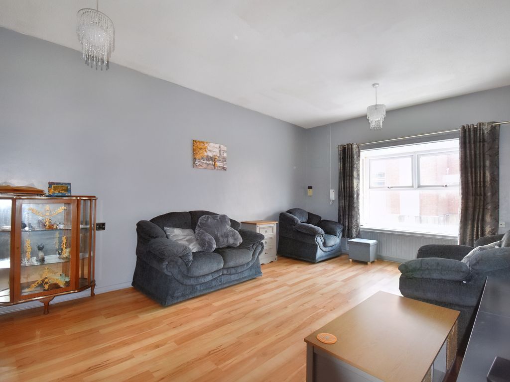 2 bed flat for sale in Sidwell Street, Exeter EX4, £160,000
