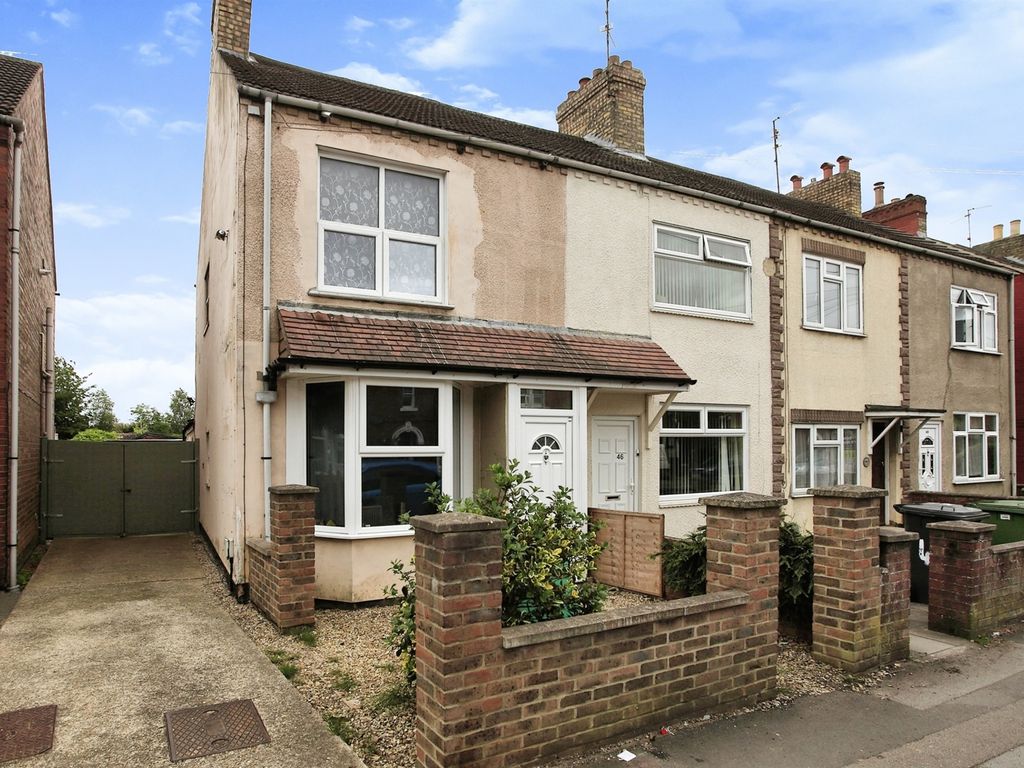 2 bed end terrace house for sale in Garton End Road, Peterborough PE1, £220,000