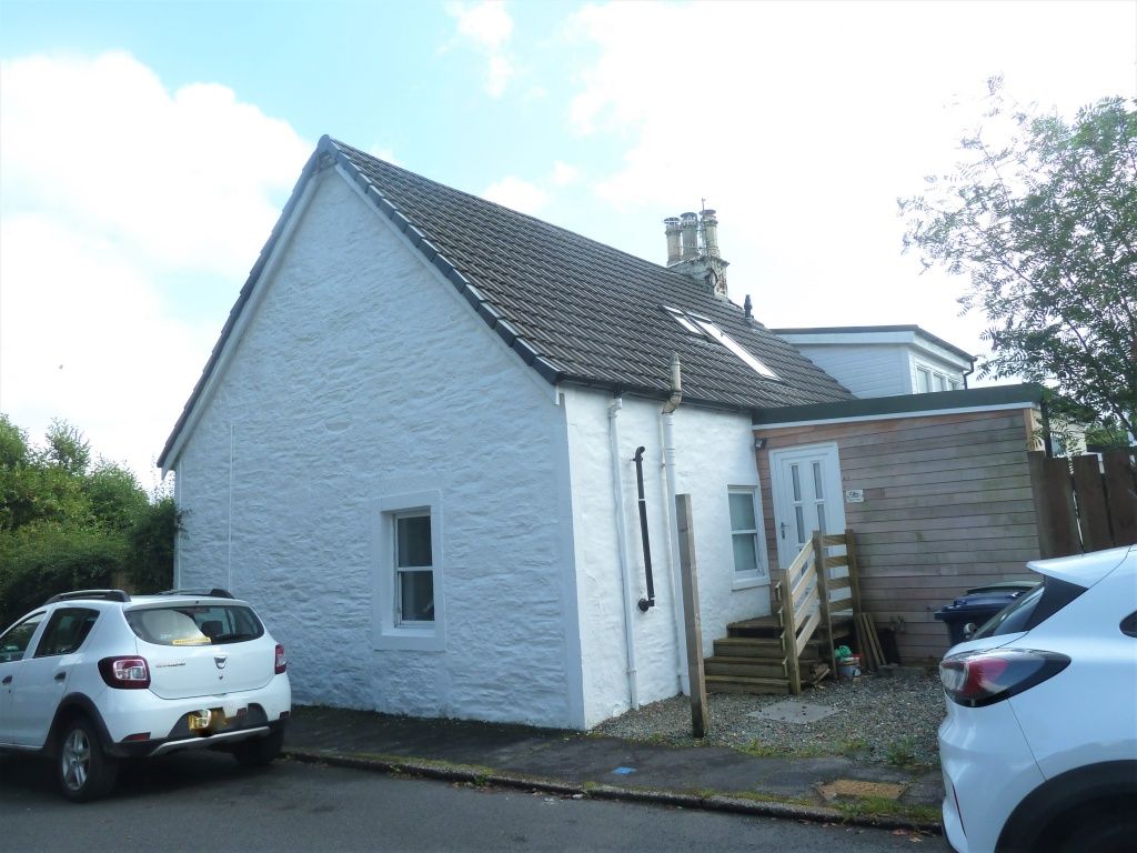 2 bed flat for sale in 9B William St, Dunoon PA23, £85,000