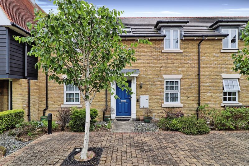 3 bed property for sale in Meadow Park Phase 1, Braintree CM7, £325,000