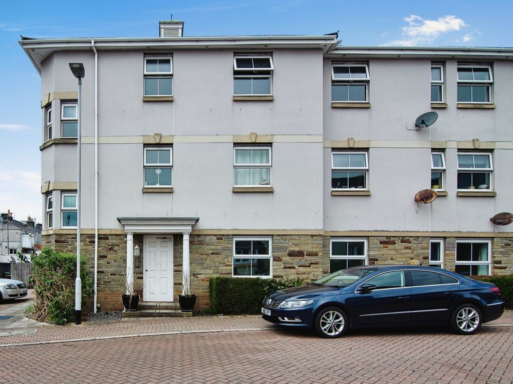 2 bed flat for sale in Junction Gardens, Plymouth PL4, £130,000