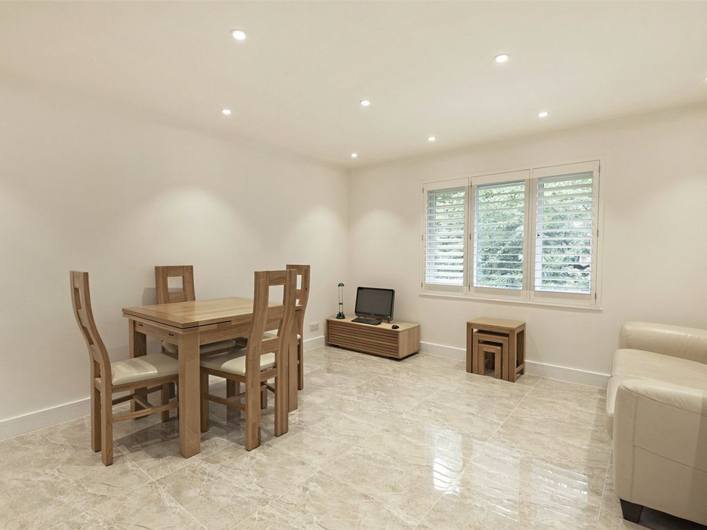 1 bed flat for sale in Henley Drive, London SE1, £325,000