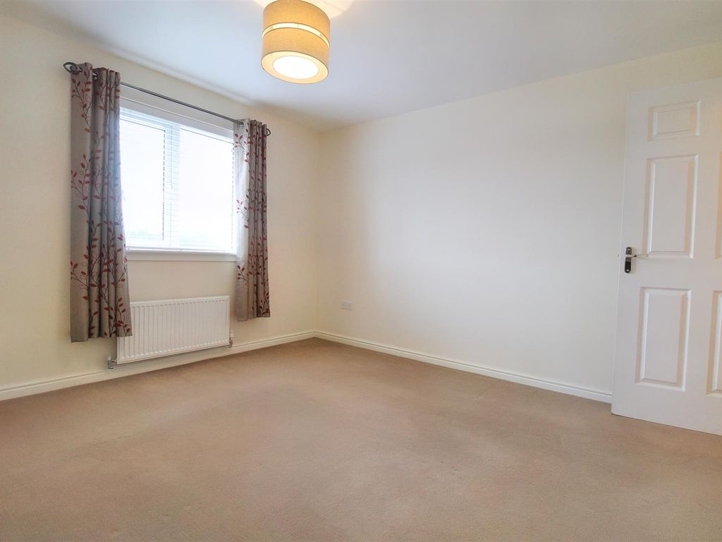 2 bed flat for sale in Top Floor Flat, Forge Crescent, Bishopton PA7, £166,000