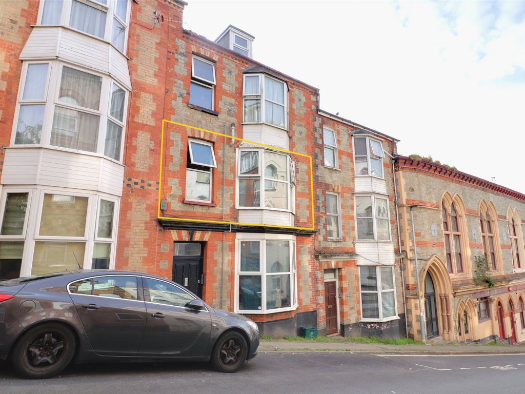 1 bed flat for sale in Oxford Grove, Ilfracombe, Devon EX34, £67,000