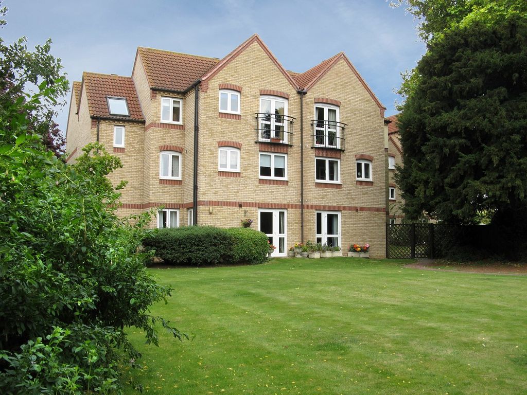 1 bed flat for sale in George Street, Huntingdon PE29, £120,000