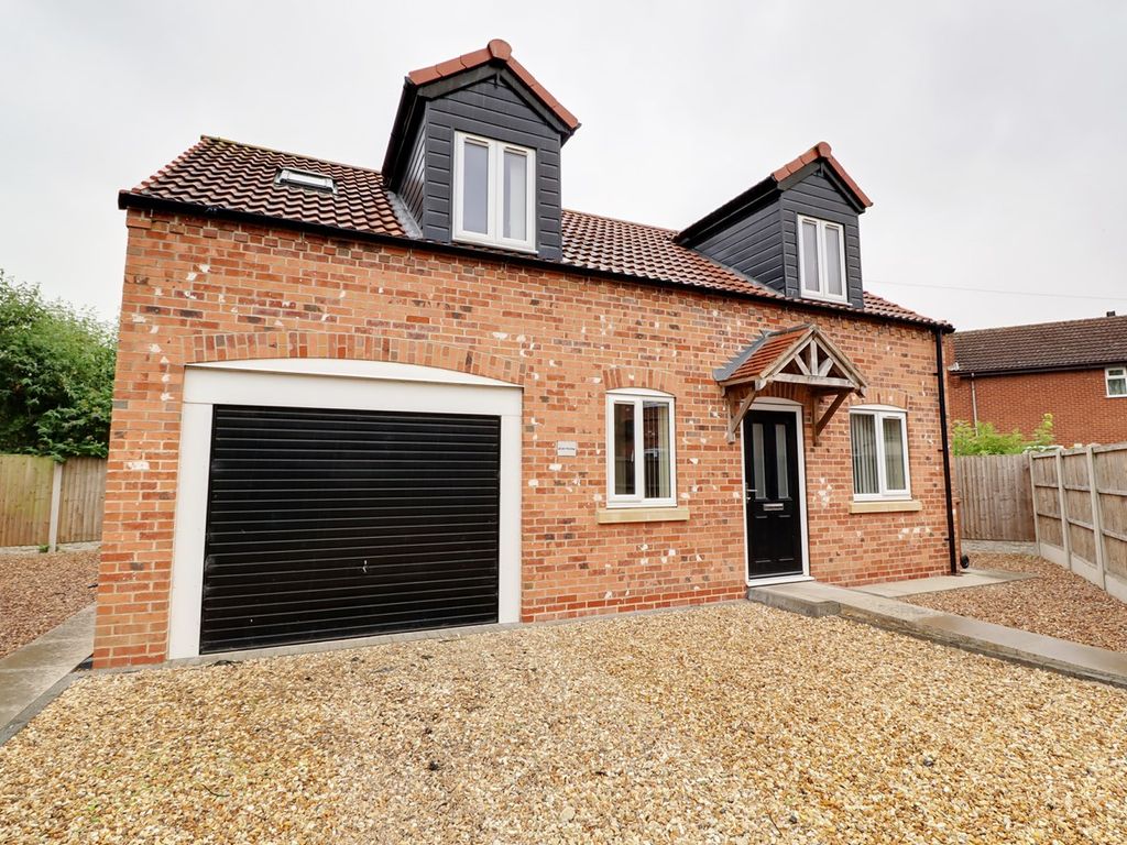 3 bed detached house for sale in Church Street, Owston Ferry DN9, £220,000