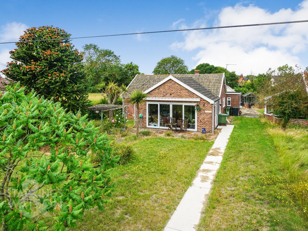 2 bed detached bungalow for sale in Ipswich Road, Dickleburgh, Diss IP21, £225,000