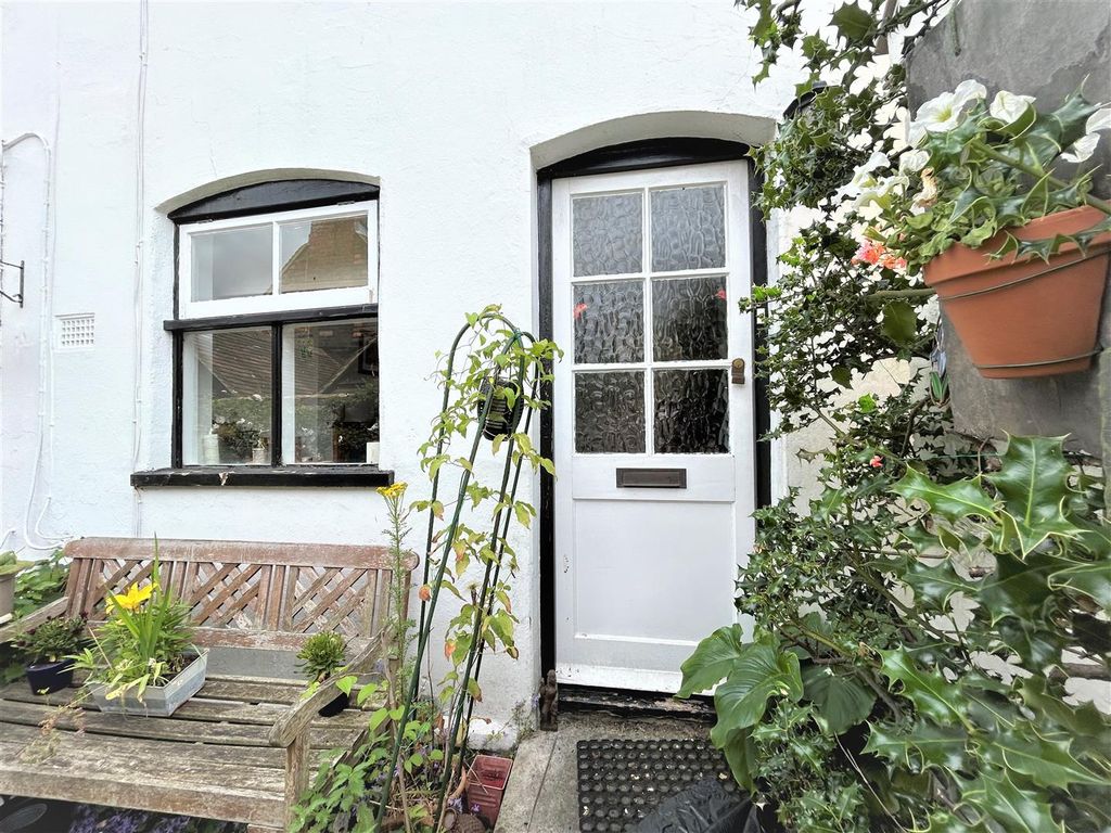 1 bed end terrace house for sale in Six Bells Lane, Sevenoaks TN13, £318,500