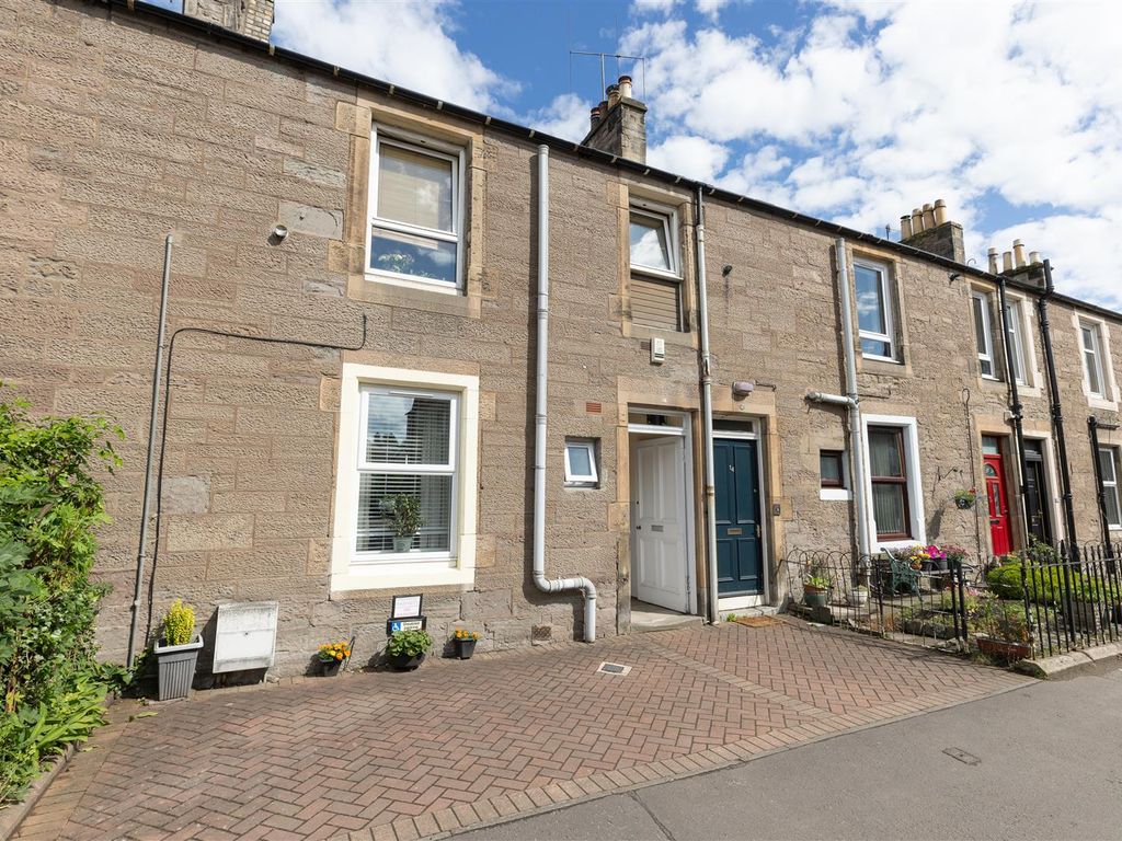 2 bed flat for sale in Priory Place, Perth PH2, £129,950