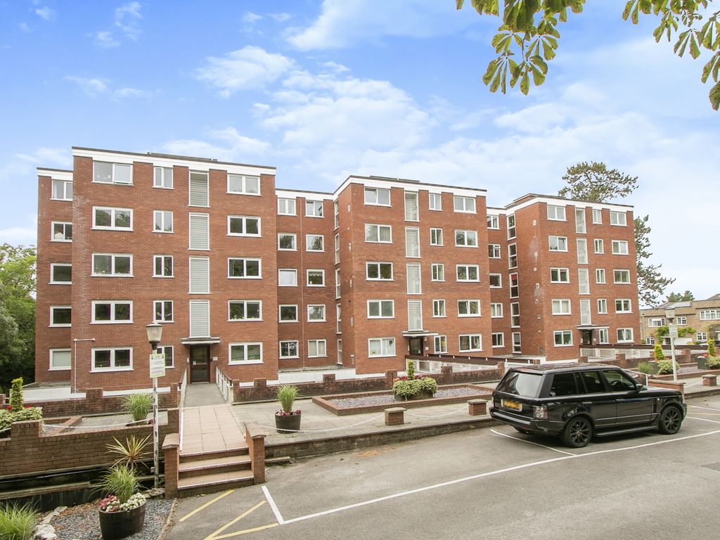 2 bed flat for sale in Branksome Wood Road, Bournemouth, Dorset BH2, £275,000