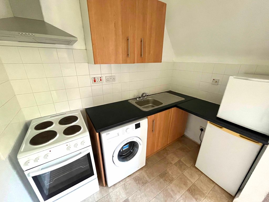 1 bed flat for sale in Crescent Road, Bournemouth BH2, £139,950