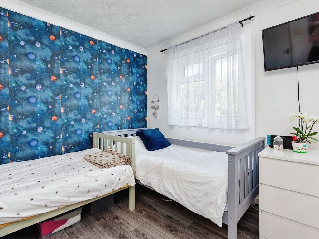 2 bed mews house for sale in Halton Road, Runcorn WA7, £135,000