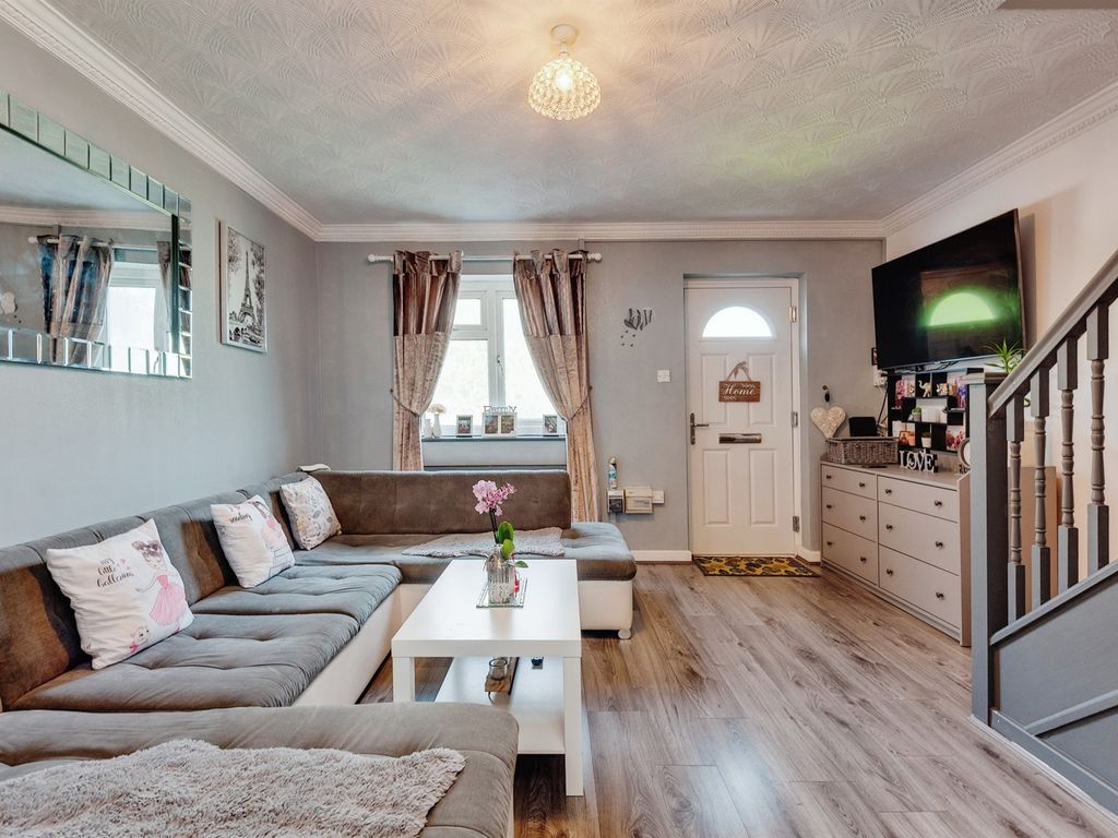 2 bed mews house for sale in Halton Road, Runcorn WA7, £135,000