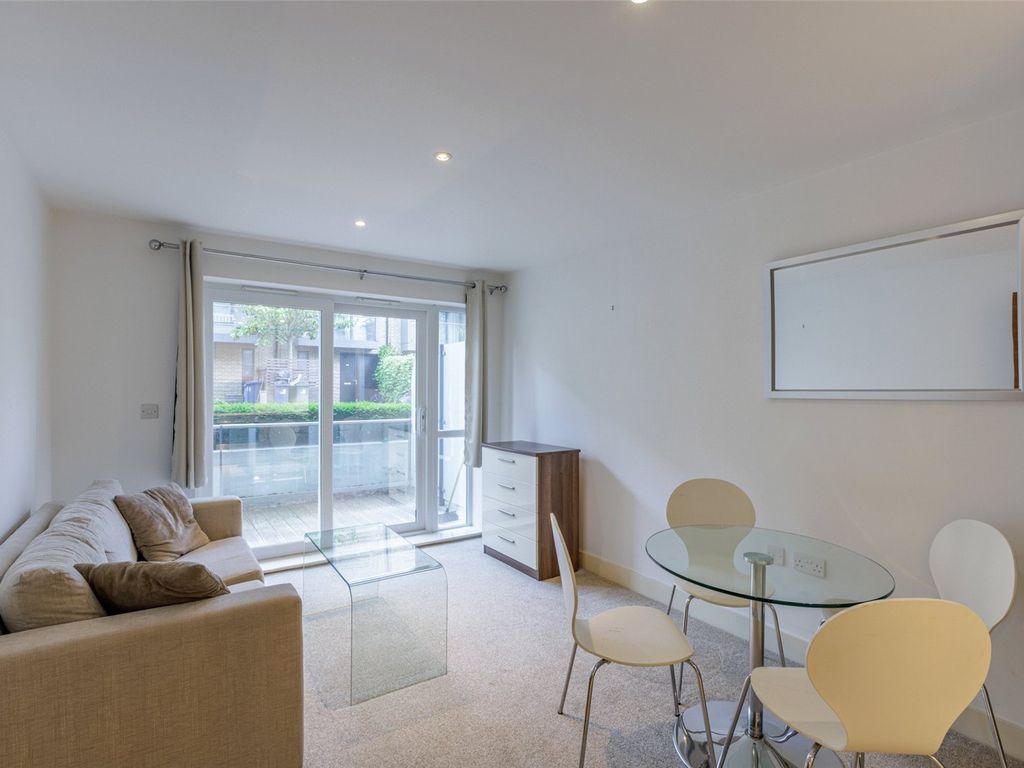 1 bed flat for sale in Bromyard Avenue, East Acton W3, £300,000