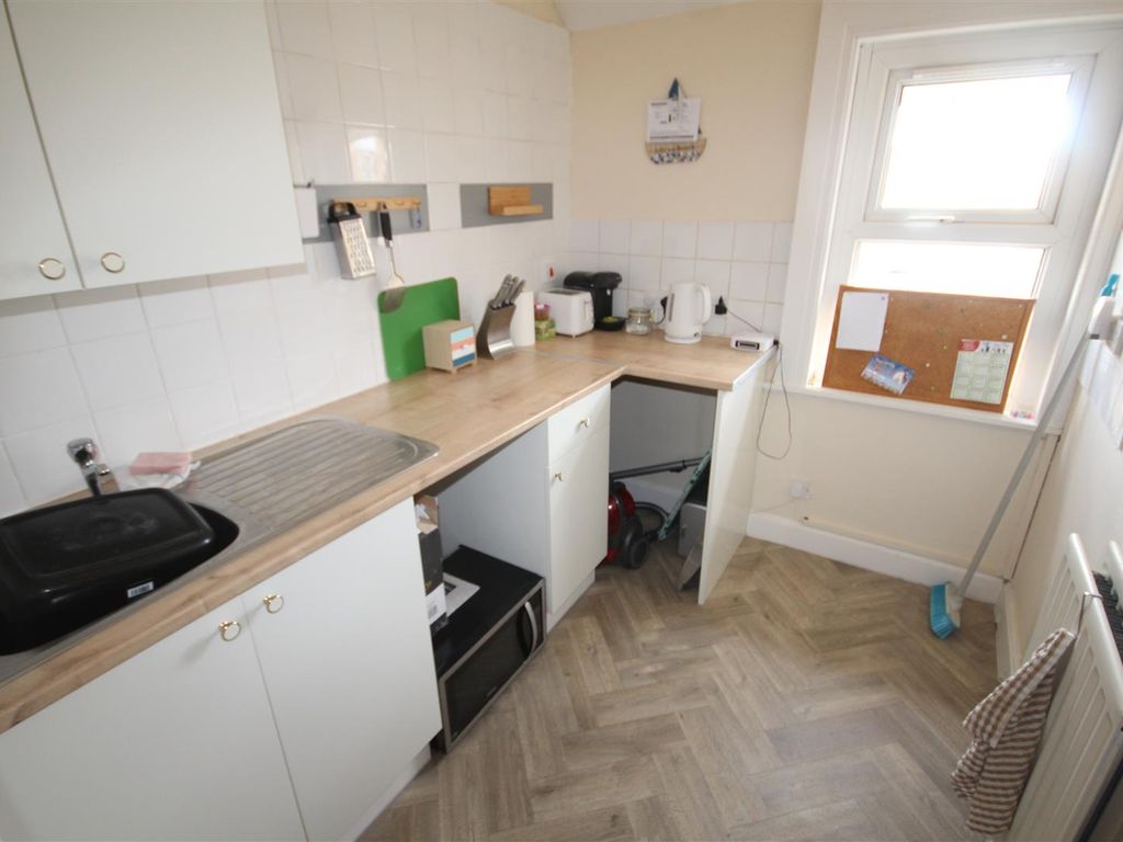 1 bed flat for sale in Grove Road, Colwyn Bay LL29, £61,500