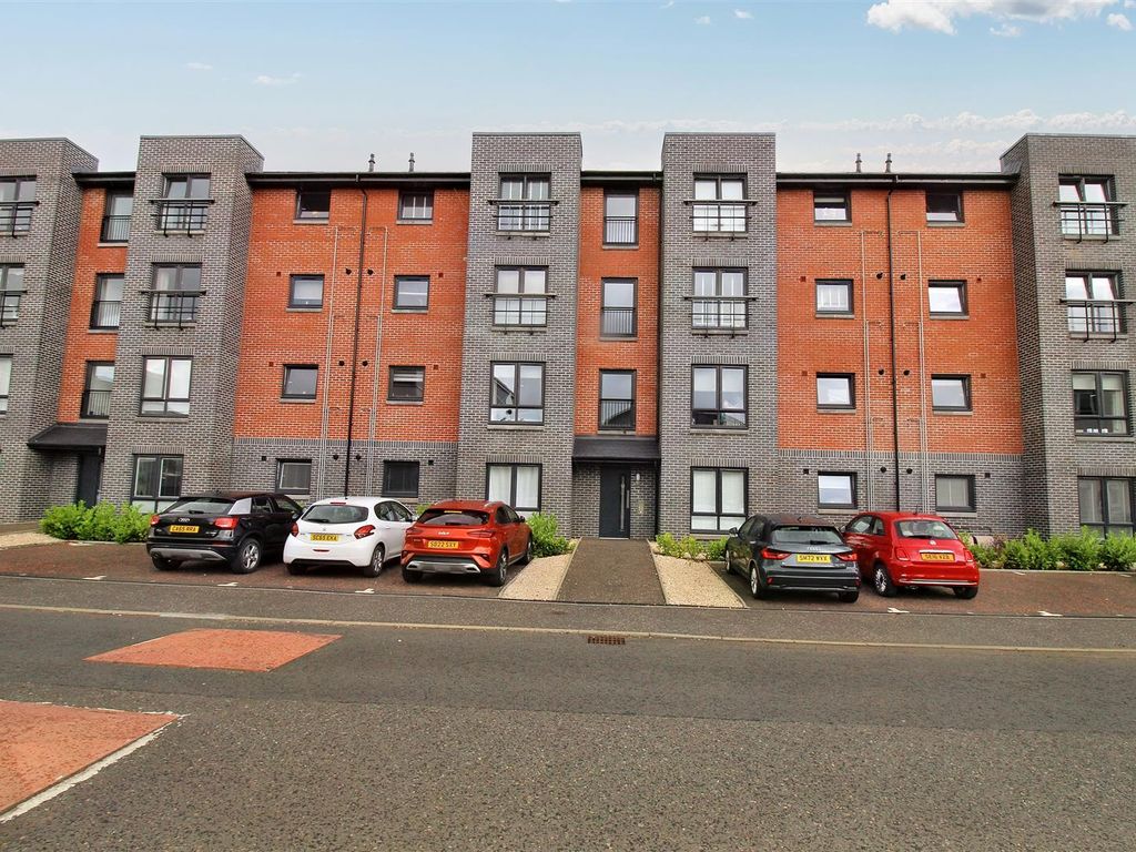 2 bed flat for sale in Lapwing Drive, Renfrew PA4, £155,000