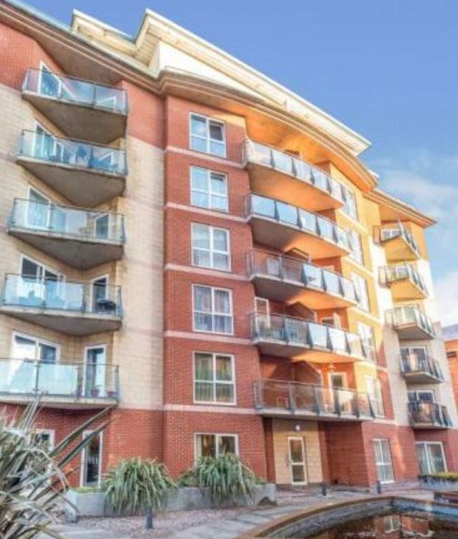 2 bed penthouse for sale in Lord Street, Southport PR9., £125,000