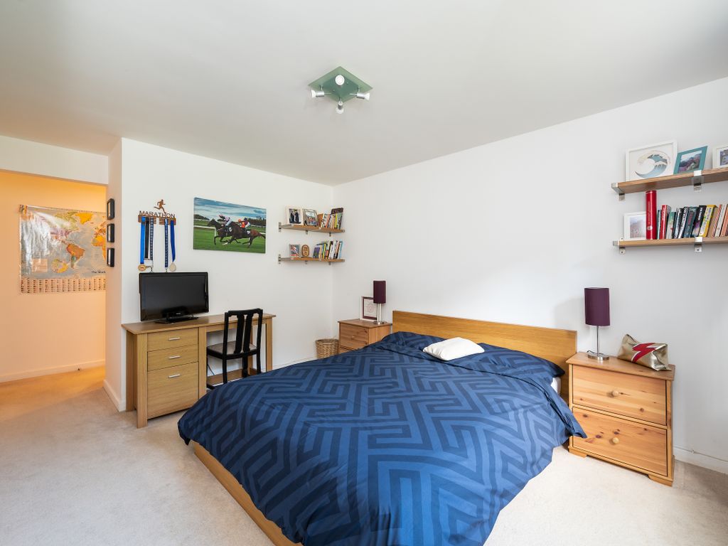 2 bed flat for sale in Moat Terrace, Edinburgh EH14, £240,000