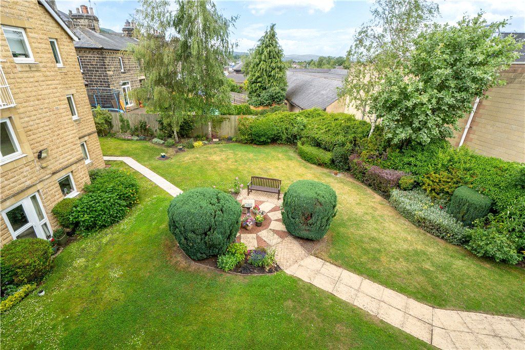 1 bed flat for sale in Springs Lane, Ilkley, West Yorkshire LS29, £149,950