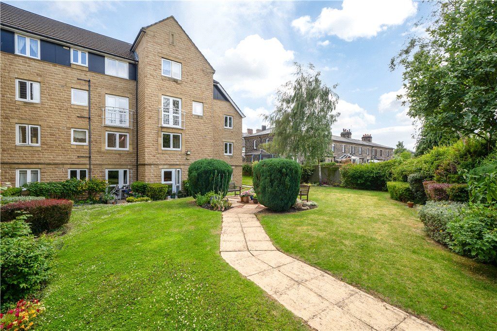 1 bed flat for sale in Springs Lane, Ilkley, West Yorkshire LS29, £149,950