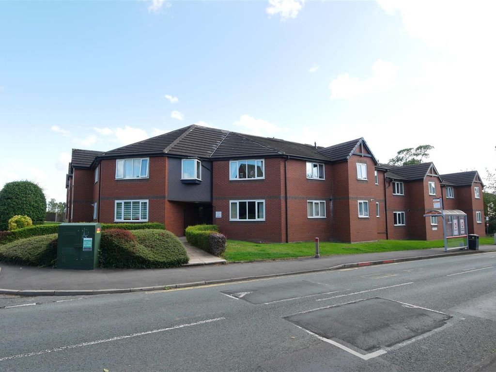 2 bed flat for sale in Grangefield Court, Garforth, Leeds LS25, £155,000