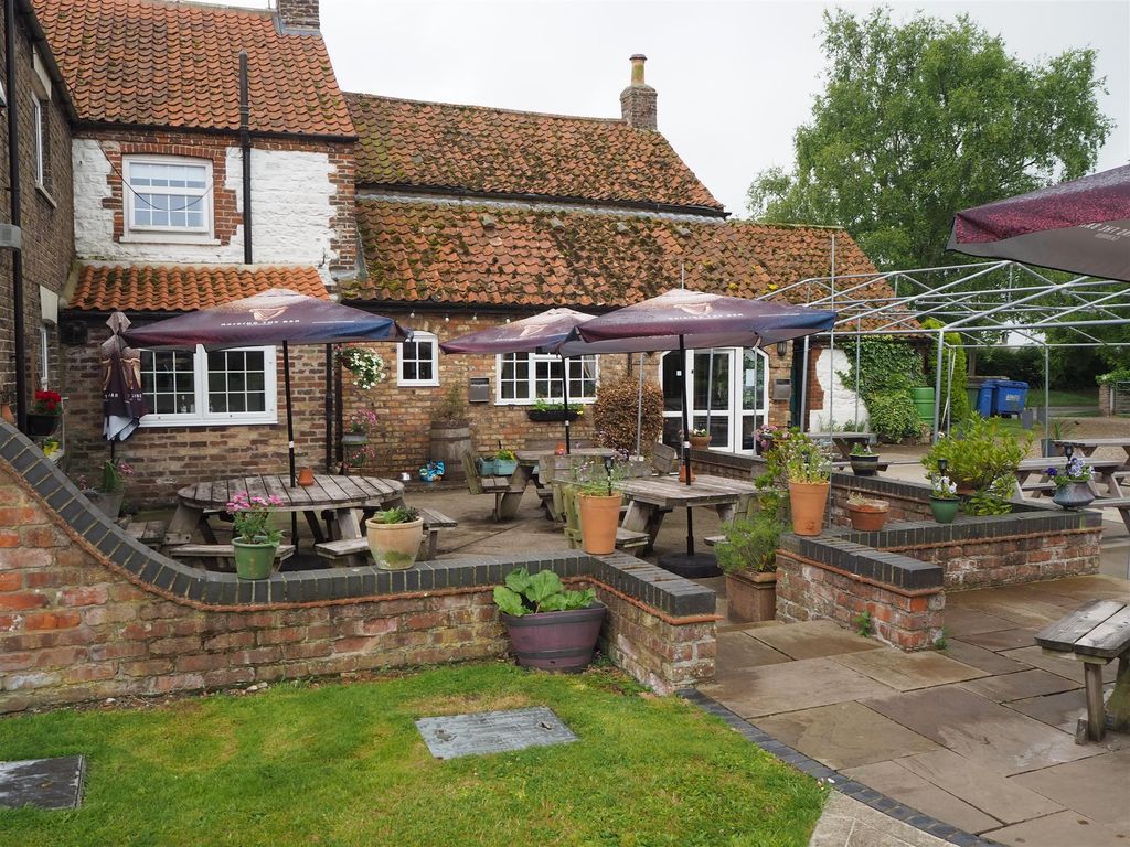Pub/bar for sale in Licenced Trade, Pubs & Clubs YO25, Harpham, East Yorkshire, £74,950