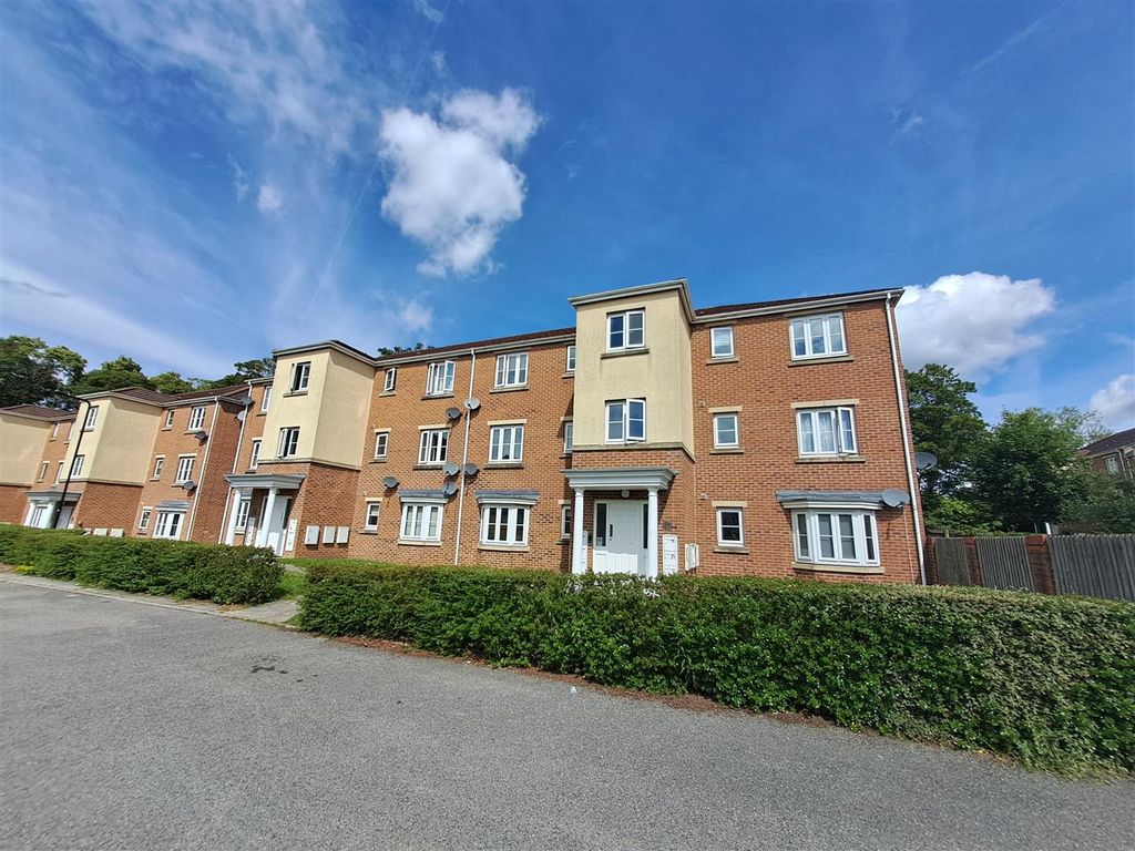 2 bed flat for sale in Garden Close, Broom, Rotherham S60, £110,000