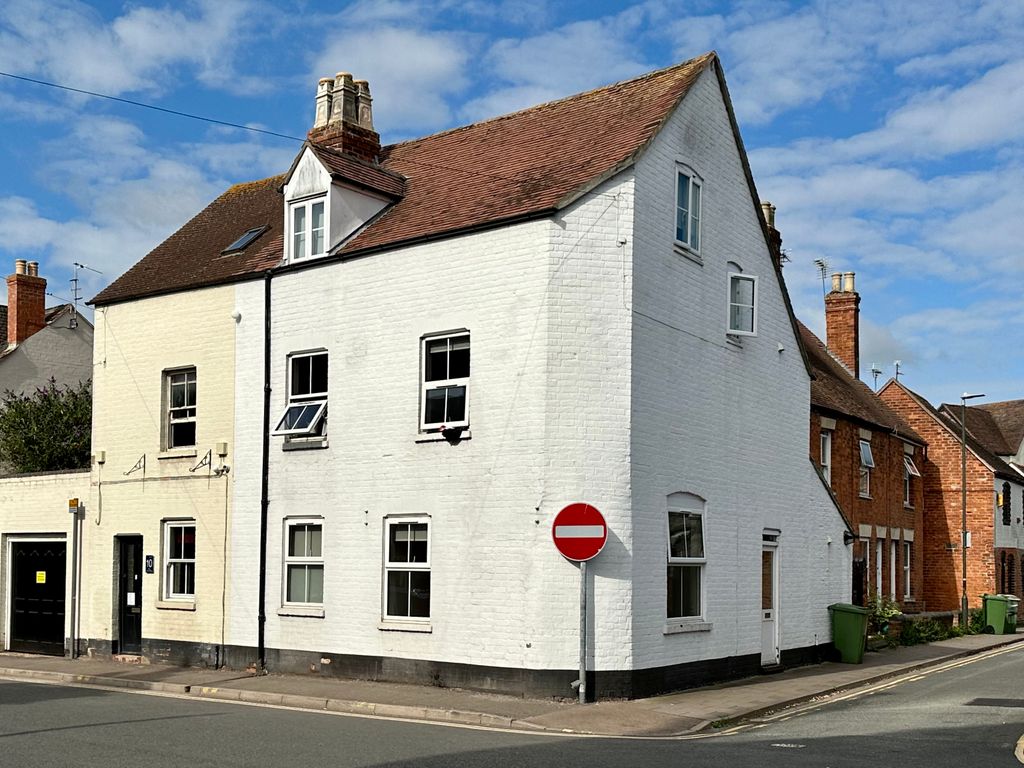 5 bed semi-detached house for sale in Trinity Street, Tewkesbury GL20, £300,000