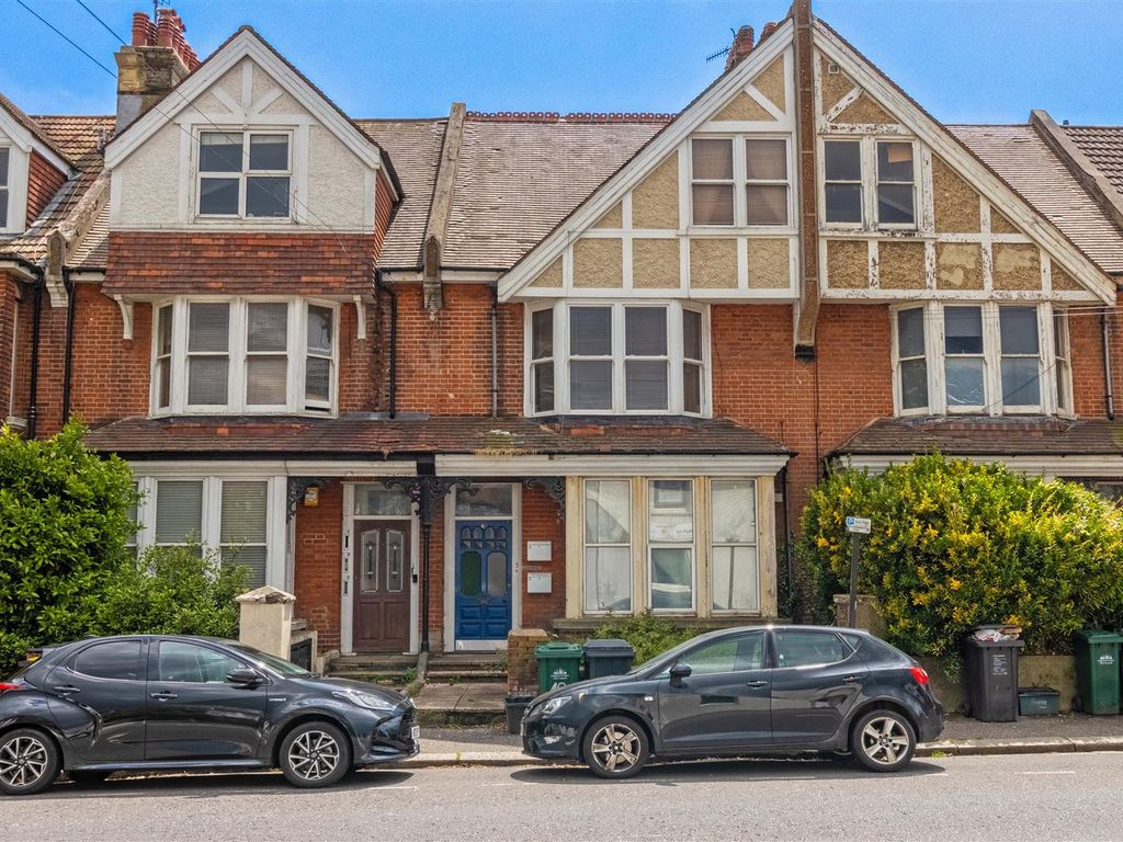 Property for sale in Highcroft Villas, Brighton BN1, £110,000