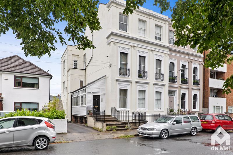 1 bed flat for sale in Priory Street, Cheltenham GL52, £125,000