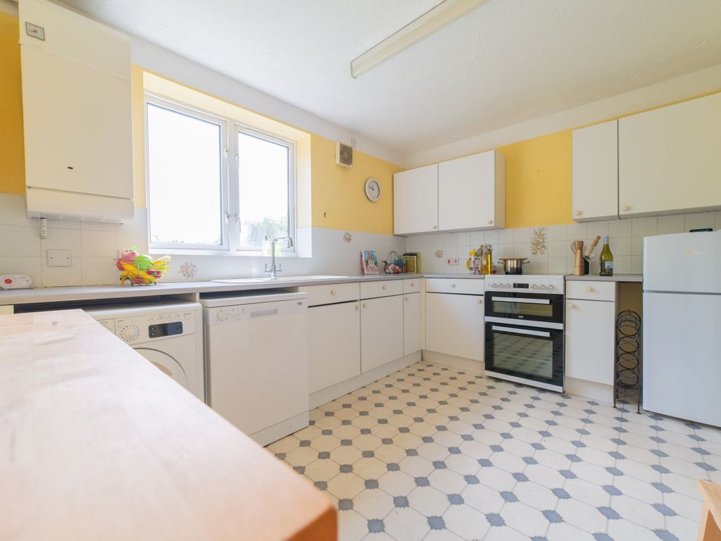2 bed flat for sale in Windlass Court, Barquentine Place, Cardiff CF10, £175,000